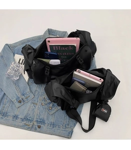 Sac de sport en nylon imperméable avec compartiments spacieux pour tablette et objets