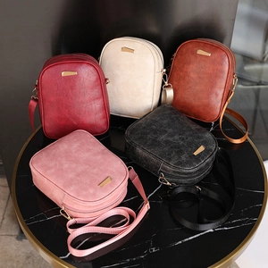 Mini Borsa Quadrata da Donna in Pelle PU Cerata all'Olio Borsa a Tracolla Retro per Cellulare con Decorazione in Metallo per Shopping Quotidiano