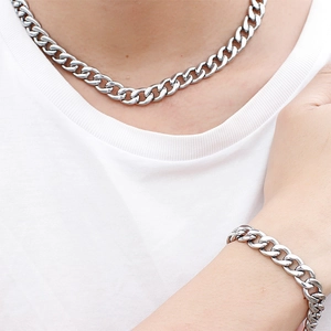 Silver Cuban link chain necklace and bracelet set in stainless steel for men