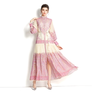 Robe longue bohème à imprimé paisley avec manches lanternes et lien à la taille