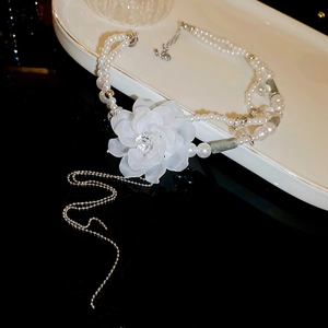 Elegante Mehrlagige Künstliche Perlenhalskette Mit Weißer Blume Und Langem Metallquastenanhänger Für Damen Partyschmuck Legierung Kristall