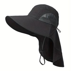 Dettaglio cappello sole nero con protezione collo, tesa larga e rete per protezione UV