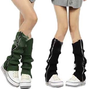 Knitted leg warmers with side zippers in black and dark green for women