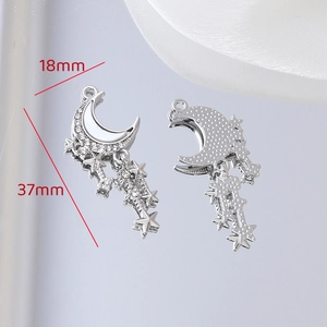 Pendentif lune et étoile en argent avec zircons montrant les dimensions 18x37mm
