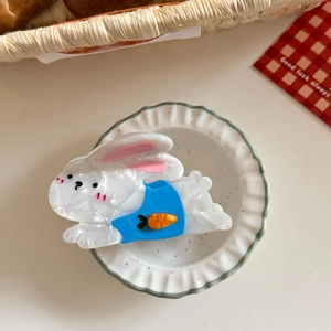 Pince à cheveux mignonne en acétate forme lapin blanc avec bavoir bleu et carotte