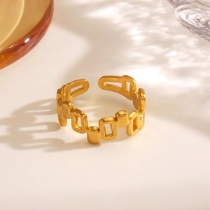 Polished 18K gold-plated stainless steel geometric hollow chain ring for women