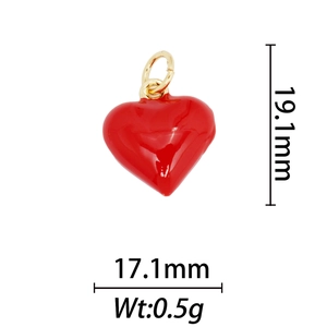 Vue détaillée du pendentif cœur rouge 19,1mm x 17,1mm avec bélière dorée