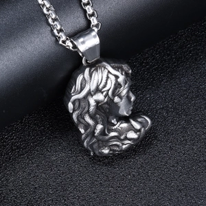 Medusa Head Pendant Necklace Retro Stainless Steel Greek Mythology Punk Style Vintage Silver Jewelry For Men Women Box Chain