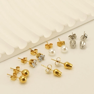 Lot de boucles d'oreilles en acier avec perles, zircons et boutons de roses dorés