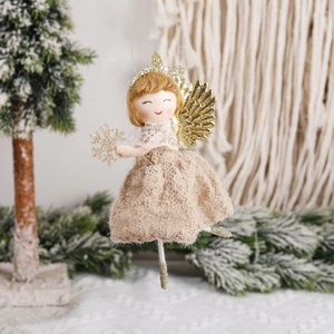 Poupée ange de Noël avec robe en dentelle et ailes dorées pour décor de sapin fêtard