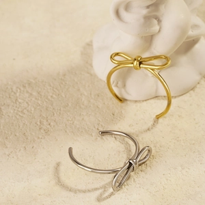 Minimalistisches verstellbares Schleifen-Armband-Set in Gold und Silber poliert
