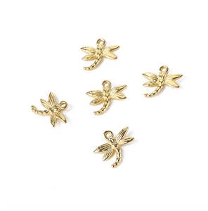Set van vijf gouden libelle-bedeltjes voor DIY-sieraden met gedetailleerde vleugels