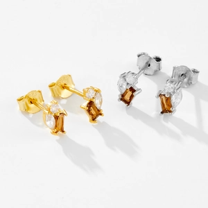 Elegant S925 sterling silver stud earrings with mixed stones in gold and silver finish