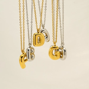 Collier avec pendentif 26 lettres anglaises en acier inoxydable doré et argenté