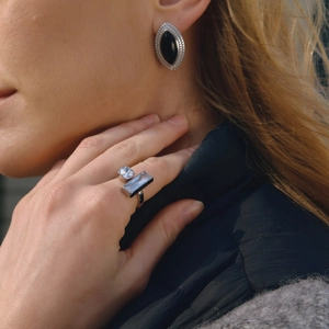 Minimalist silver-tone open ring with clear stones and vintage black drop oil earrings