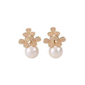 Elegante 18K vergoldete Blumen-Ohrstecker mit weißer Perle und funkelnden Zirkonen