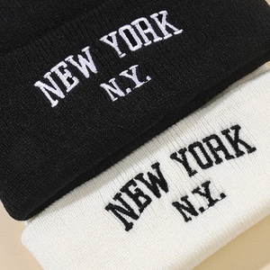 Bonnets en tricot noir et blanc pour hommes et femmes avec broderie New York