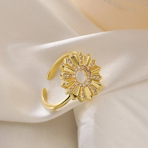 Exquisite 18K gold plated sunflower open ring with shimmering cubic zirconia accents