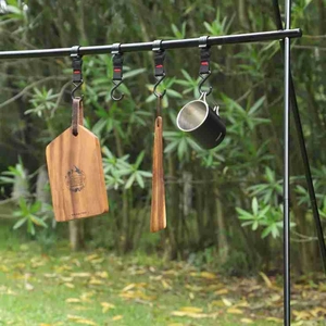 Planche à découper en bois d'acacia et crochets de camping suspendus en extérieur
