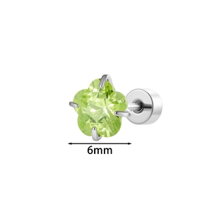 Boucle d'oreille étoile verte avec monture en argent 6mm et fermoir à vis sécurisé