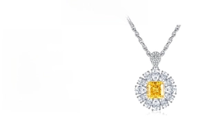Detail view of S925 sterling silver necklace with 3ct yellow radiant cut carbon diamond
