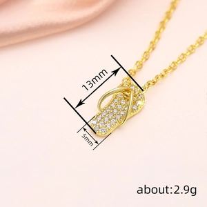 Creatieve teenslippers hanger ketting met zirkonia inleg in gouden afwerking