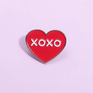 Broche en Émail Cœur Rouge Créatif Alliage Dessin Animé Lettres XOXO Badge Vêtements Pin Bijoux Personnalisés Cadeau Saint Valentin