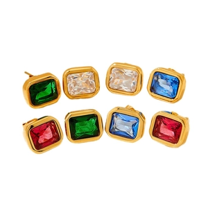 Coffret de boucles d'oreilles carrées en acier doré avec zircons multicolores