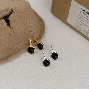 Minimalist 925 sterling silver black agate teardrop stud earrings in gold and silver