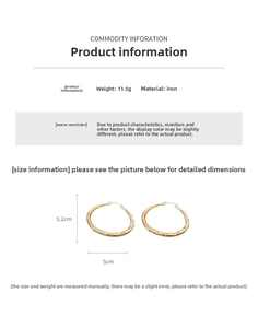 Guide détaillé des mesures de boucles d'oreilles créoles dorées de 5cm avec un poids de 11,5g