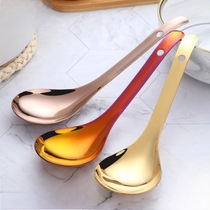 Dettaglio di cucchiai di riso in acciaio inox 304 lucidato a specchio in oro rosa e colori