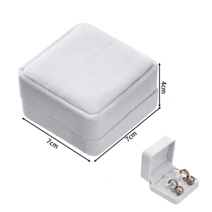 Detail view of square velvet jewelry box 7x7x4cm for rings and earrings display