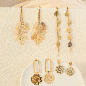 Elegant Stainless Steel Earrings For Women Hollow Leaf Tassel Geometric Rhinestone Dangle Gold Light Luxury Retro Style Accessories