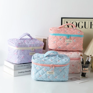 Quilted Cotton Cosmetic Bag Gingham Grid Bow Pattern Large Capacity Travel Toiletry Organizer With Handle For Women