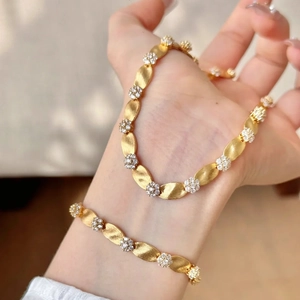 Geometric Brushed Gold Leaf Bracelet With Rhinestone Flower Accents Fashion Exquisite Jewelry For Women