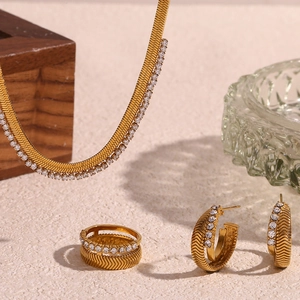 18K gold plated jewelry set featuring fishbone pattern necklace, ring and hoop earrings