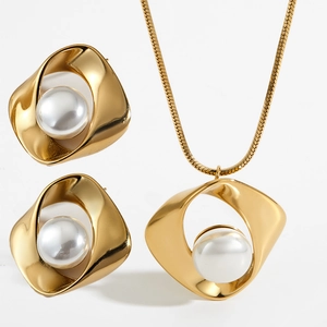 Elegant 316 stainless steel jewelry set with gold twisted geometric pearl necklace and earrings