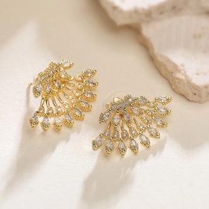 Eleganti orecchini a farfalla a ventaglio in oro 18K placcato con pietre di zircone