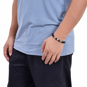 Bracciale da uomo con perline in pietra opaca da 8mm e dettaglio in acciaio inox