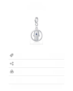 Vue macro détaillée du pendentif Hamsa en argent 925 avec dimensions 11mm et pierre bleue
