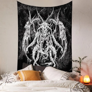 Arazzo bohémien gotico Baphomet bianco e nero appeso alla parete sopra un letto in camera