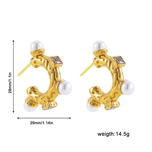 Detailed dimensions of C-shaped gold earrings with white pearls and clear crystals