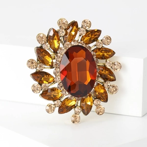 Vintage style brooch with amber crystal gemstone and champagne rhinestones on alloy base