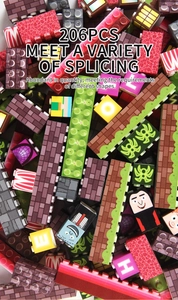 Vue macro de briques colorées avec visages de dessins animés, lettres et 206 pièces de jeu