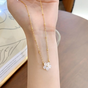 Elegant 18k gold plated titanium necklace with white shell flower pendant for women