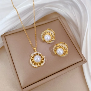 Gold Plated Artificial Pearl Rhinestone Necklace And Earrings With Titanium Steel Chain And Silver Earring Post Spiral Sunburst