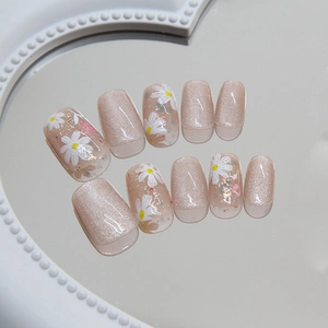 Cat-eye cat-eye press-on nails with white flower patterns and pink velvet texture