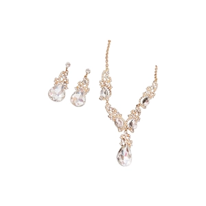 Parure de bijoux dorés avec cristaux en forme de larme incluant un collier et des boucles