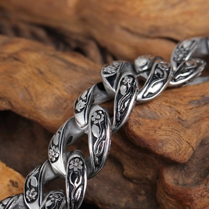 Vintage silver rose pattern bracelet for men with black gemstone and adjustable chain