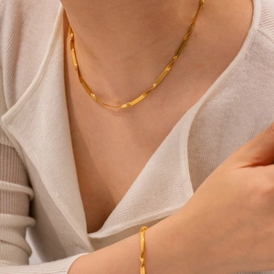 Elegant 18K gold-plated stainless steel twisted snake chain necklace and bracelet set